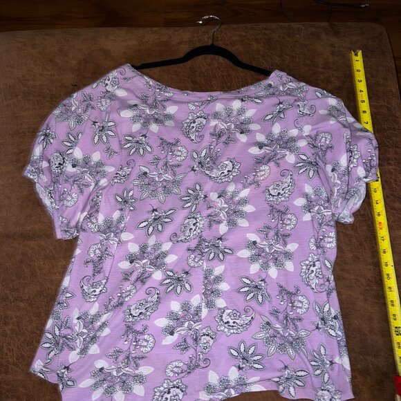 Lane Bryant 26/28 Lilac Floral Short-Sleeve Tee – Soft Cotton Blend - Picture 3 of 3